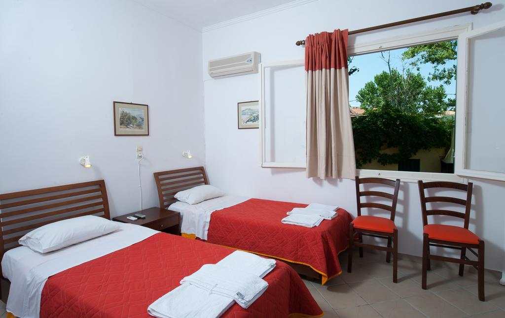 Zarkadis Beach Apartments Τσιλιβί Δωμάτιο φωτογραφία