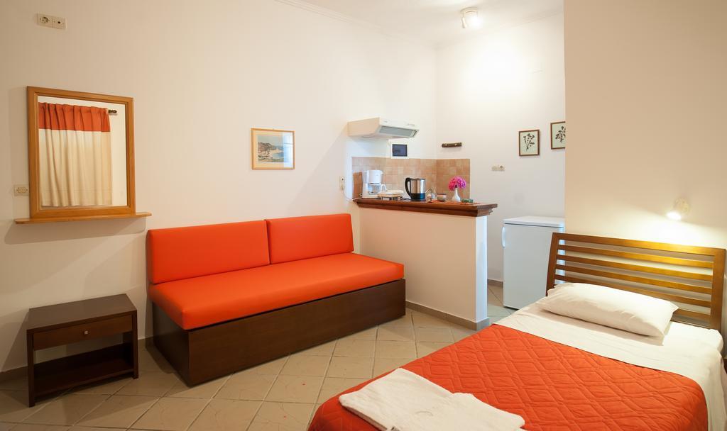 Zarkadis Beach Apartments Τσιλιβί Δωμάτιο φωτογραφία