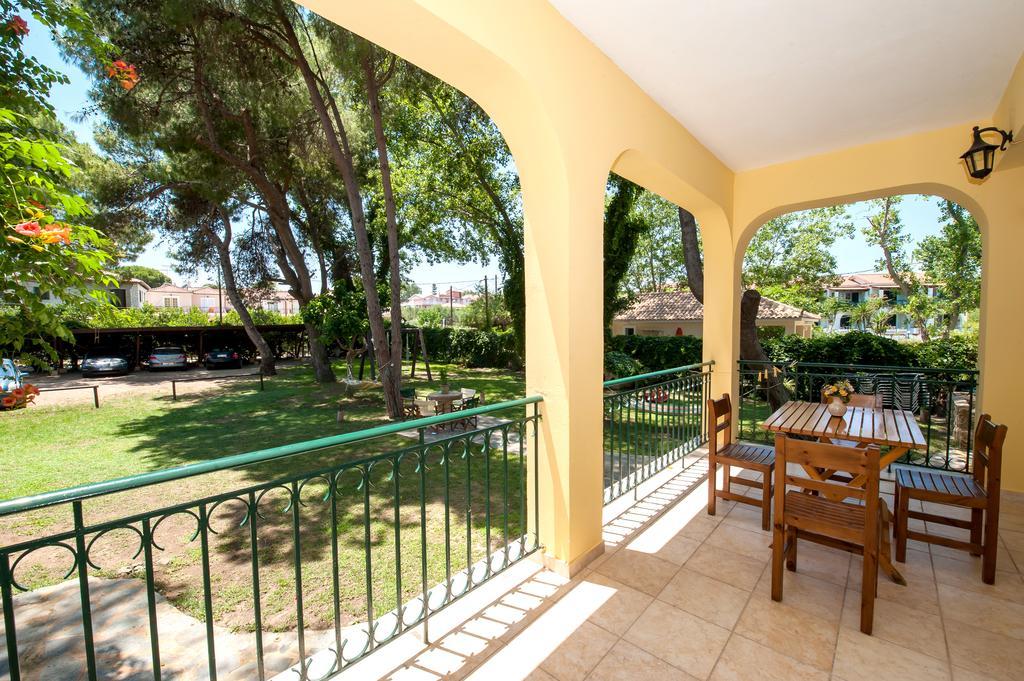 Zarkadis Beach Apartments Τσιλιβί Εξωτερικό φωτογραφία
