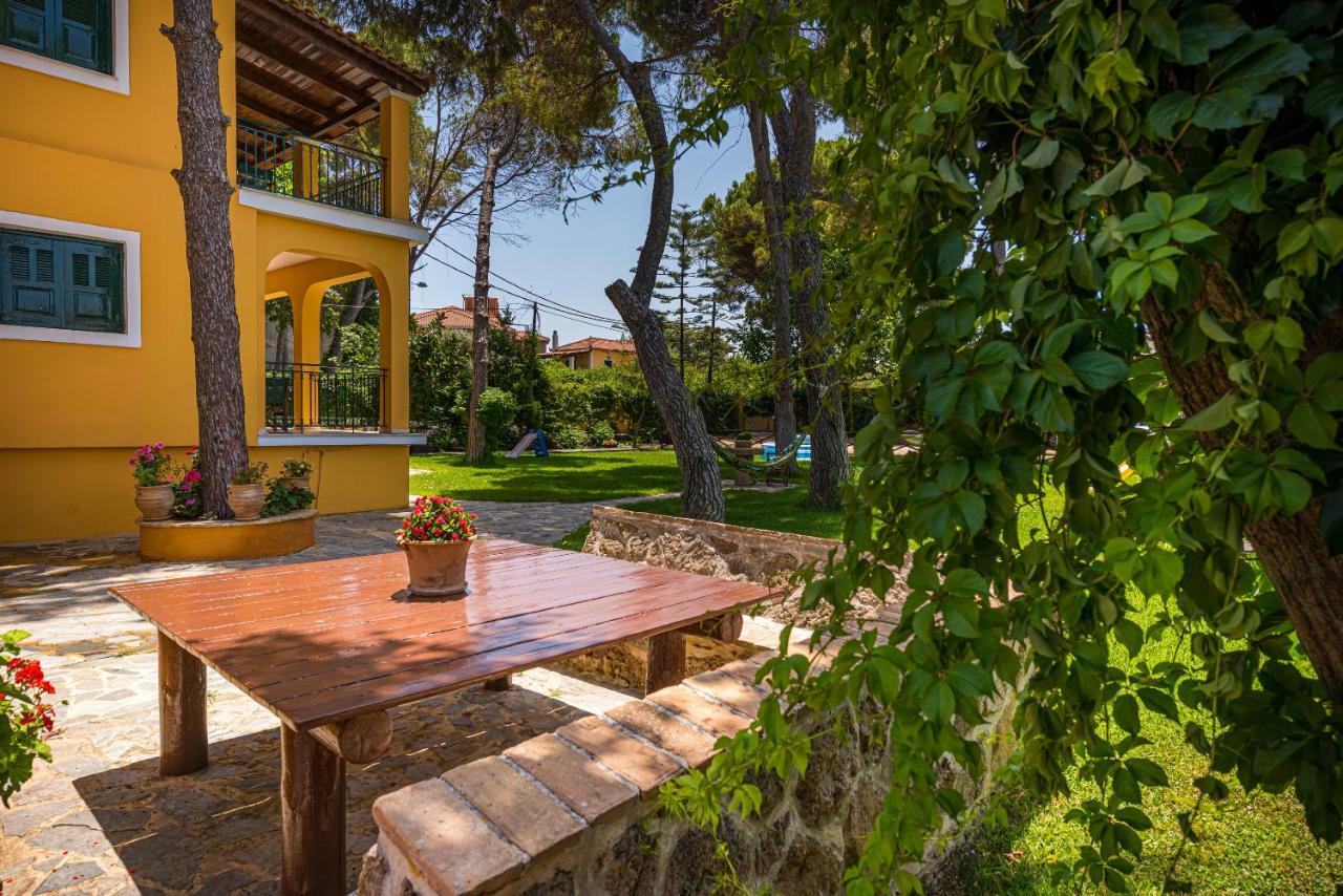 Zarkadis Beach Apartments Τσιλιβί Εξωτερικό φωτογραφία